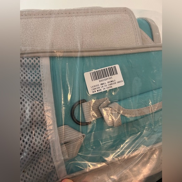 Portable Small Animal Carrier.  Pouch Foldable Pet Backpack - Picture 7 of 10